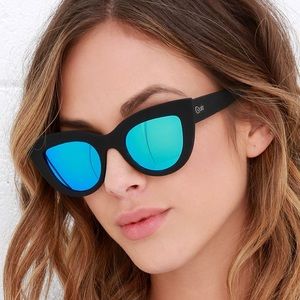 Quay Kitti sunglasses with case